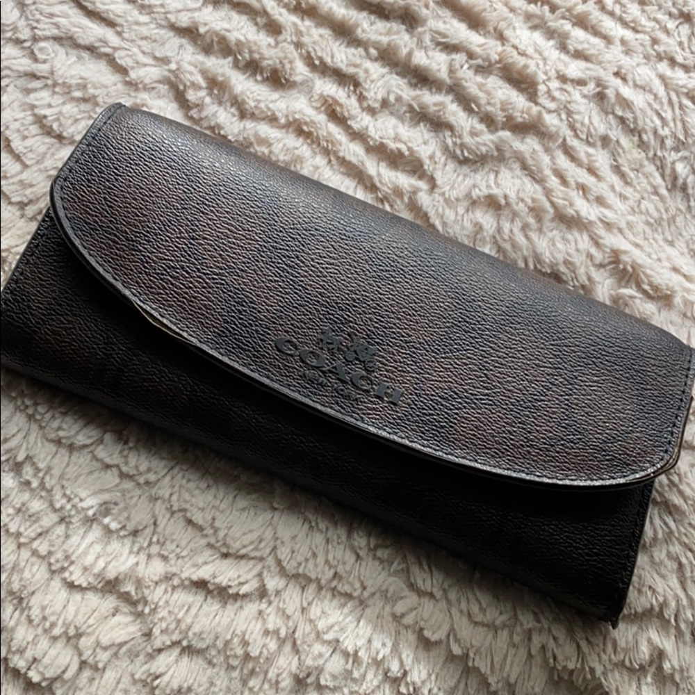 Coach wallet 💯 authentic